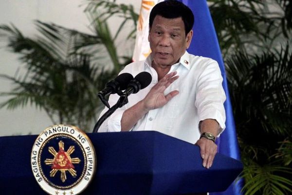 Rodrigo Duterte, presidente de Filipinas: “Si no quieren vacunarse, los arrestaré y les inyectaré la vacuna en el trasero”