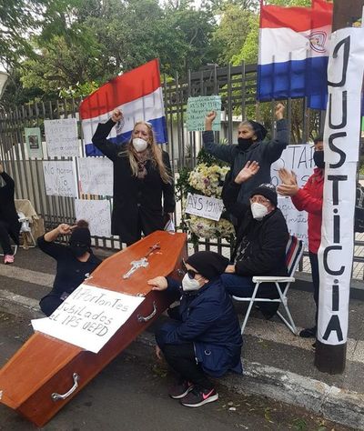 Pensionados del IPS piden freno al fallo de la corte sobre fondos jubilatorios - Nacionales - ABC Color