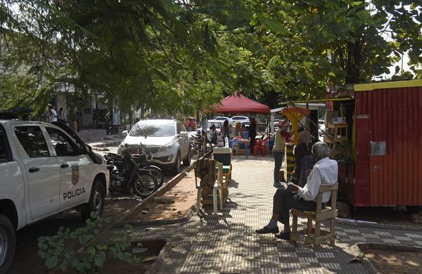 Vendedores se adueñan de avenidas en Barrio Obrero sin control - Nacionales - ABC Color