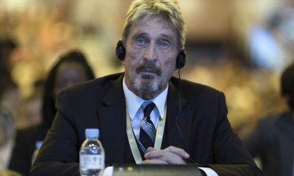 Fundador del antivirus McAfee, fue hallado muerto en una prisión de Barcelona