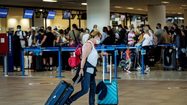 Respuesta a las críticas: Portugal dice que no abrió las puertas «de par en par» a turistas británicos