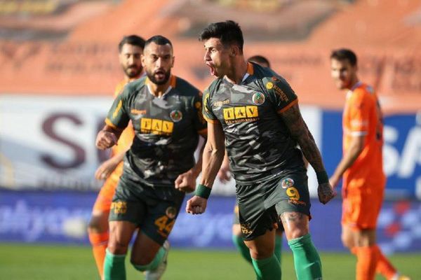 Adam Bareiro está cerca del fútbol mexicano