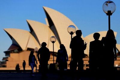Casi toda Sydney queda aislada por un brote de la variante Delta | OnLivePy