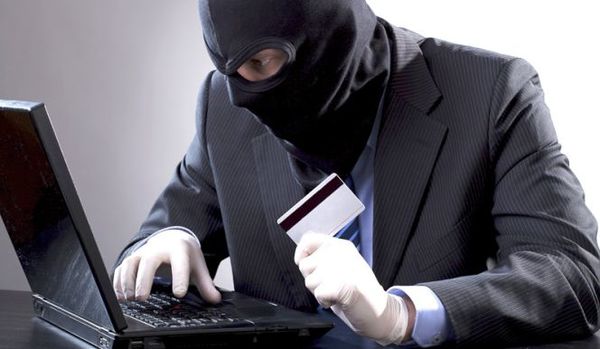 Hackeo “masivo” a compristas online: despluman 15 palos a diputada, vía tarjeta de crédito