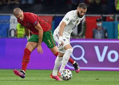El pulso entre Ronaldo y Benzema deja a Portugal tercera - Fútbol Internacional - ABC Color