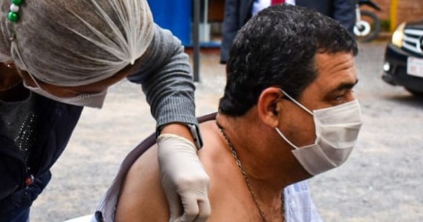 La Nación / Hugo Velázquez se acaba de inmunizar con la vacuna Moderna