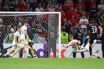 Alemania tuvo que esforzarse y con un agónico empate logró acceder a octavos