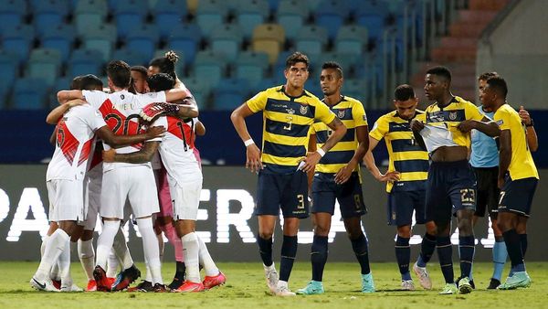 Perú rescata un gran empate y se acerca a cuartos