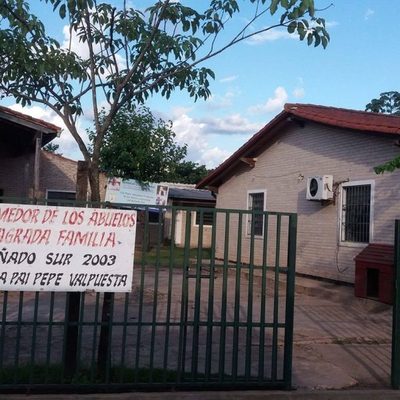 Realizan colecta solidaria de leche para abuelos que están en un comedor | Ñanduti