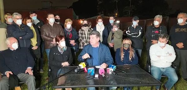Alegre dice no creer en “quiebre” entre Abdo y Cartes, hasta no ver incautaciones de cigarrillos - Nacionales - ABC Color