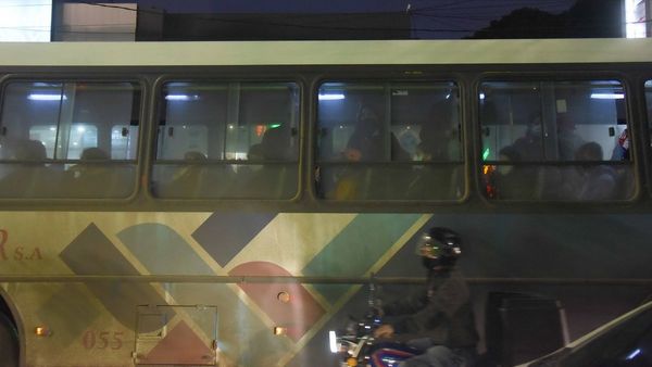 Pese a resolución de  VMT, en buses persiste aglomeración