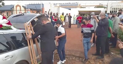 Crónica / Triste despedida para diputado Romero Roa