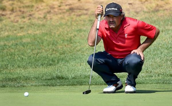 Carlos Franco juega el Senior Players de golf - Polideportivo - ABC Color