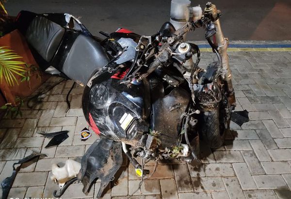 Dos aparatosos accidentes se registraron sobre la autopista Silvio Pettirossi - Nacionales - ABC Color