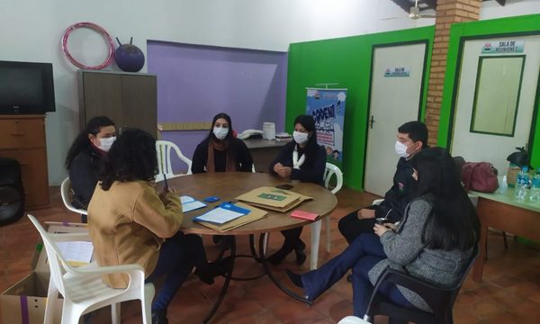 MINNA presenta a la Codeni de Caaguazú material lúdico para prevención de la violencia hacia niñas, niños y adolescentes