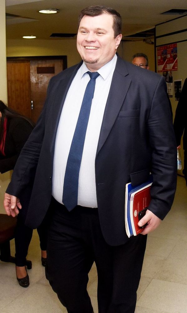 Dionisio Amarilla niega ser llanista y asegura que Efraín está “debilitado” - Nacionales - ABC Color