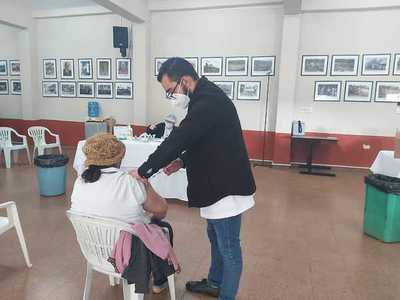 Vacunación anticovid: arranca aplicación exclusiva de segunda dosis - La Clave