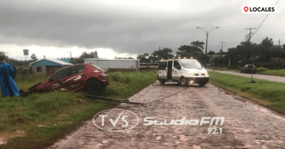 MARÍA AUXILIADORA: VEHÍCULO COLISIONÓ CONTRA COLUMNA