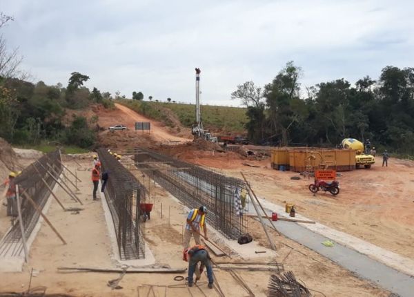 Avanza la construcción de seis puentes de hormigón armado en Canindeyú | .::Agencia IP::.