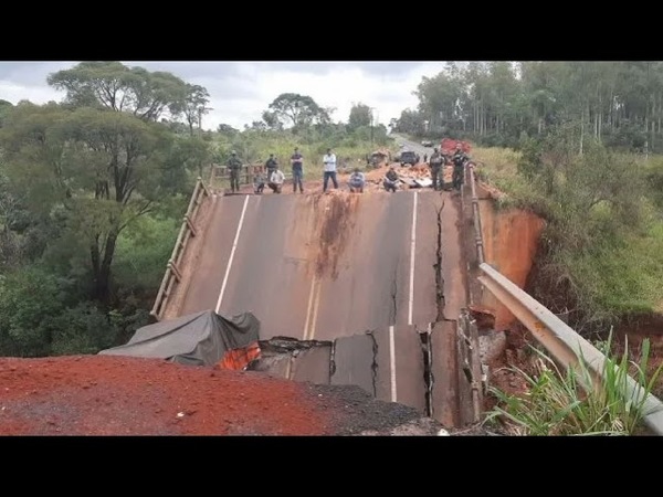 FISCALÍA ALLANA EL MOPC POR DERRUMBE DE PUENTE EN TACUATÍ