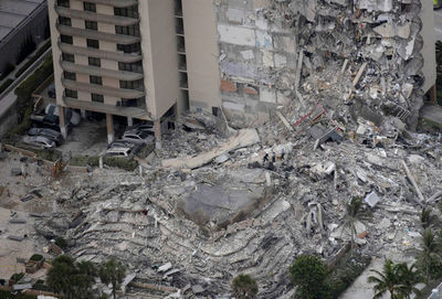 6 paraguayos se encuentran en medio de los escombros tras desplome del edificio en Miami