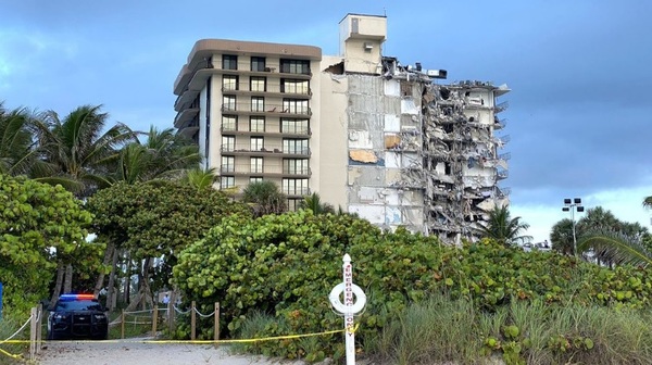 Video IMPACTANTE: El momento justo cuando se derrumba el edificio en Miami