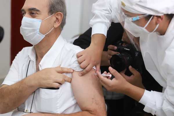 Salud recuerda a inmunizados acudir a vacunatorios para recibir la segunda dosis