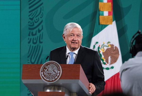 López Obrador se compromete a reabrir accidentada línea del metro en un año - MarketData