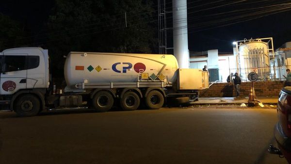 Incautan camión con oxígeno de supuesto contrabando en PJC