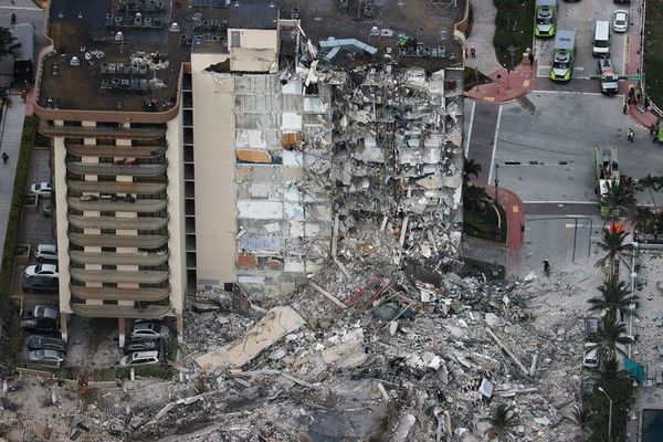 Policia dice que hay al menos 99 desaparecidos tras derrumbe en Miami - Mundo - ABC Color