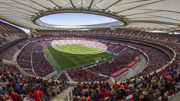 España habilita el público en los estadios para la siguiente temporada