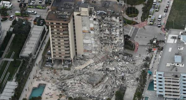 Se derrumbó un edificio residencial en Miami: al menos un muerto y 99 desaparecidos
