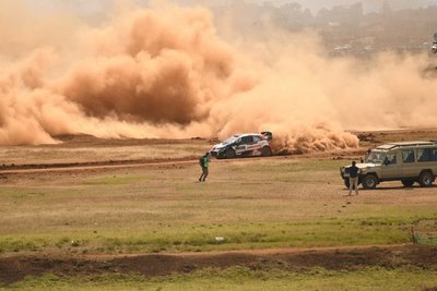 Toyota con el 1-2-3 en la primera especial del Rally Safari
