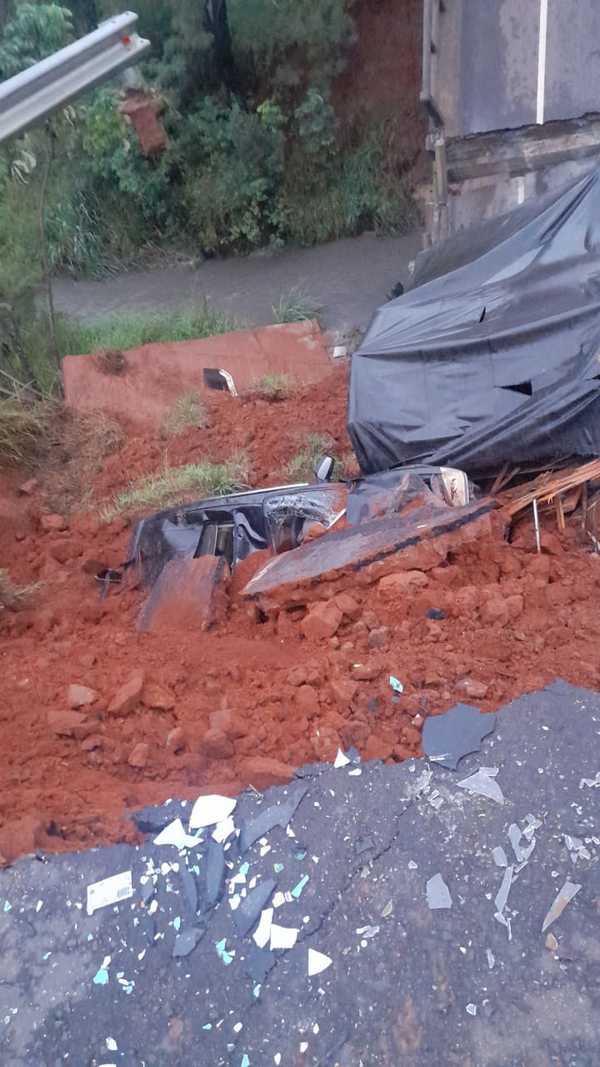 Incautan documentos del MOPC en caso de Derrumbe del Puente de Tacuatí