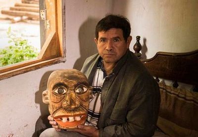 Miniserie “Artesano rape” presenta al tallador Néstor Portillo - Cultura - ABC Color