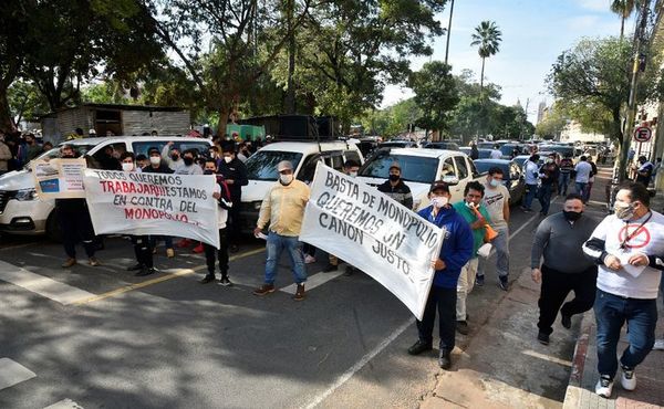 Denuncian millonario contrato directo de Conajzar, que no soluciona los problemas en torno a los “tragamonedas” - Nacionales - ABC Color