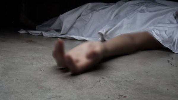 Hallan muerta a mujer en su casa: descartan feminicidio