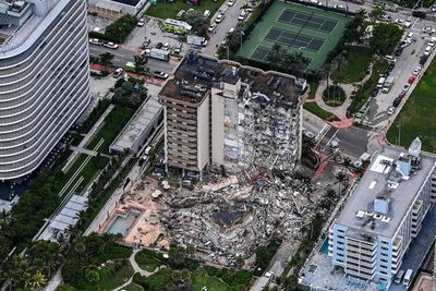 Ho’a edificio Miami-pe: Rescatista omba’apóta gueteri hikuái “opytu’u’ÿrey pyhare pukukue” ha heta hikuái ndahapykueréi - ABC Remiandu - ABC Color
