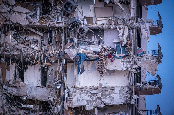 Medios confirman tres muertos por derrumbe edificio de viviendas en Miami - Mundo - ABC Color