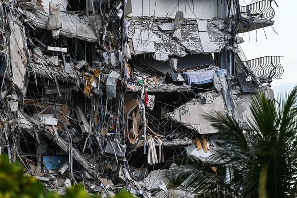 Derrumbe en Miami: sigue tensa espera de novedades sobre paraguayos desaparecidos - Nacionales - ABC Color