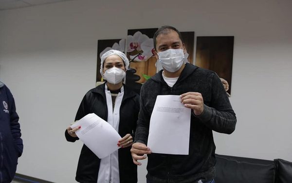 Miguel Prieto entrega aporte para reparación de 7 máquinas de diálisis a Hospital Integrado – Diario TNPRESS