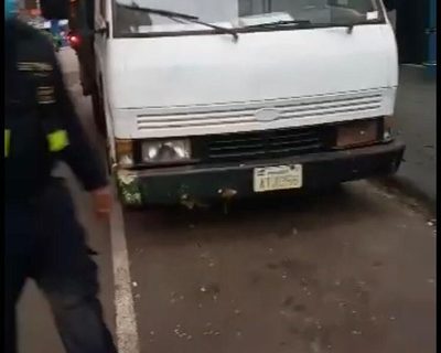 Director de tránsito de CDE negocia con wiskhy para liberar camión que entró de contramano: “tiene permiso especial”