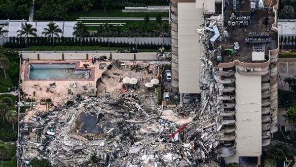 Familiares mantienen la esperanza de encontrar vivos a los suyos un día después del derrumbe en Miami