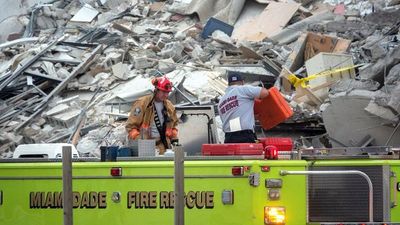 Autoridades elevan a 4 muertos y 159 desaparecidos por derrumbe