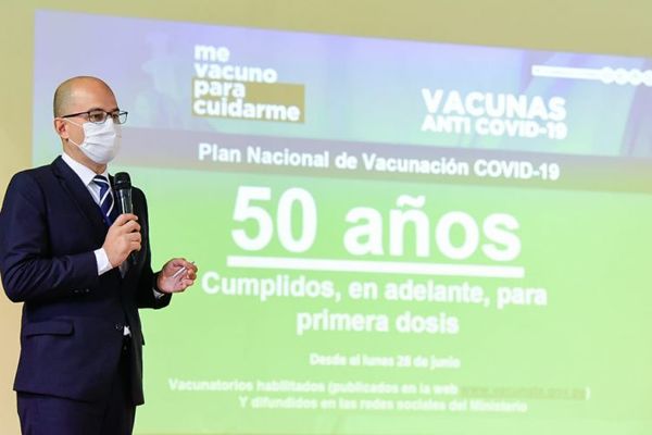 Desde el lunes recibirán la dosis anticovid las personas de 50 años cumplidos en adelante