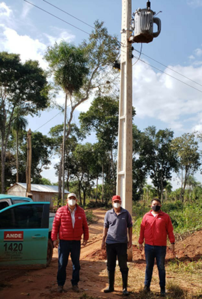 ANDE culminó electrificación en territorio social Tavapora de Caaguazú | .::Agencia IP::.