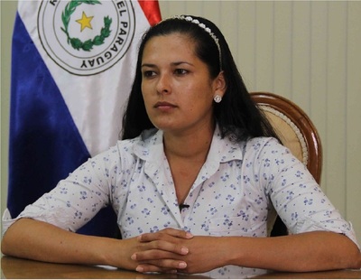 Intendenta de Nueva Colombia denuncia atentado: Irrumpieron en su casa, se toparon con ella, pero no la reconocieron