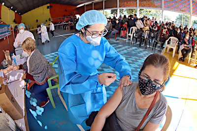 Más de 645.000 personas ya fueron inmunizadas contra el coronavirus | .::Agencia IP::.
