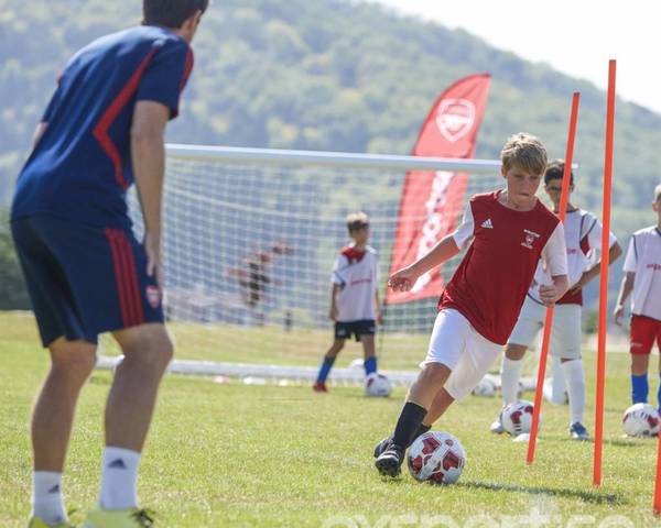 La Premier League financiará desfibriladores para las inferiores