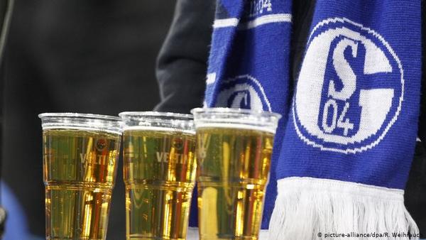 UEFA retirará botellas de cerveza ante jugadores musulmanes